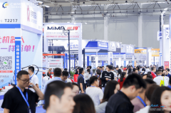 一、聚焦财产趋向：从材料改革到智能交互的升